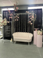 Pink Love Seat Photo - 3